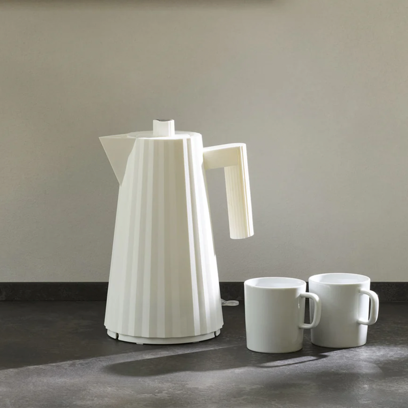 Plissé Electric Kettle