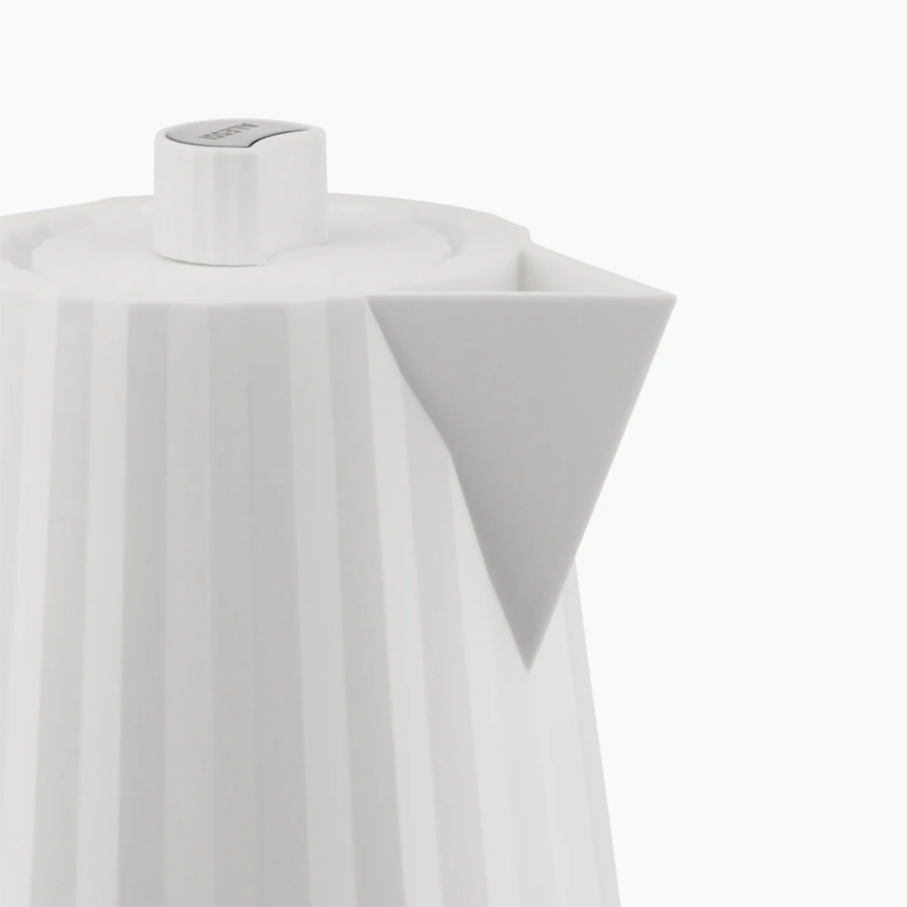 Plissé Electric Kettle